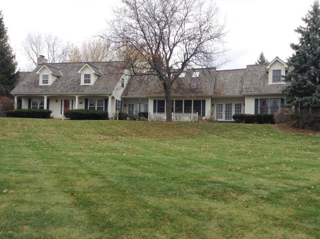 1434 Valley Lake Dr., Inverness, IL 60067