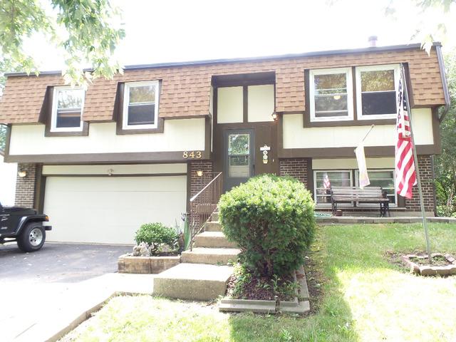 843 Tamms Ln., Bolingbrook, IL 60440