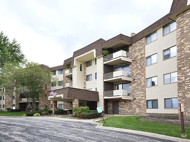 3350 N Carriageway Dr. #406, Arlington Heights, IL 60004