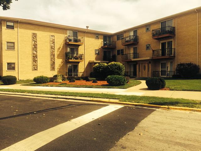 32 W Conti Pkwy. #2C, Elmwood Park, IL 60707