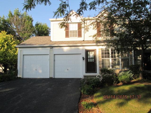 243 Half Moon Cir., Aurora, IL 60504