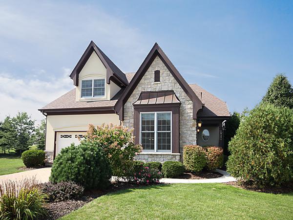 1N594 Golf View Ln., Winfield, IL 60190