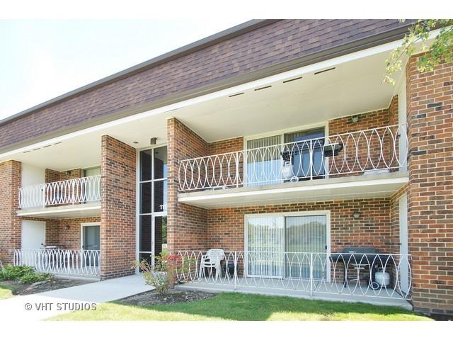 1112 Westover Ln. #2A, Schaumburg, IL 60193