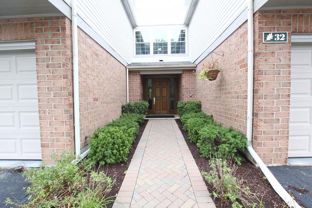 32 Kristin Cir. #3, Schaumburg, IL 60195