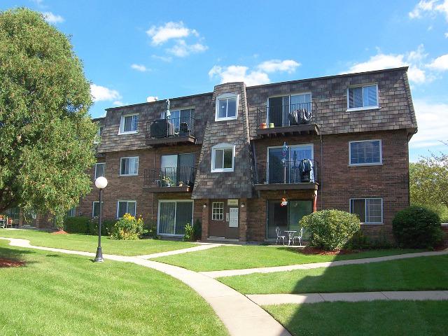 9355 Bay Colony Dr. #3S, Des Plaines, IL 60016