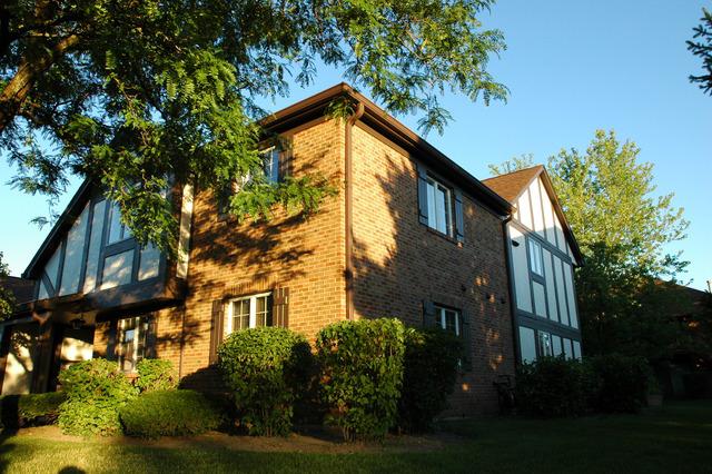 211 Stanhope Dr. #D, Willowbrook, IL 60527