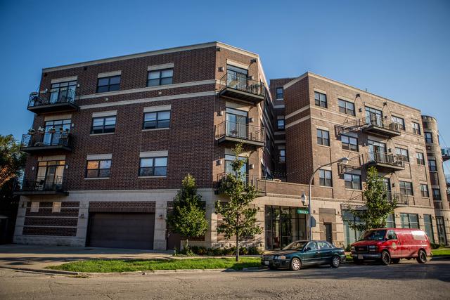 3028 W Roscoe St. #206, Chicago, IL 60618