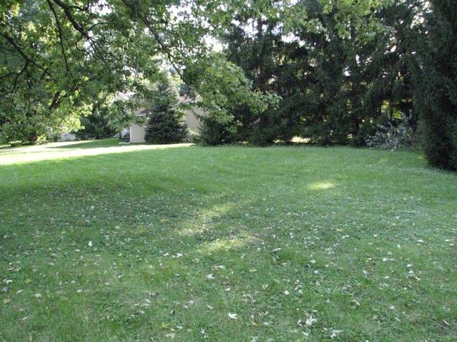 903 Holly Ct., Sleepy Hollow, IL 60118