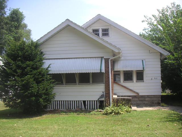 912 17th St., Rockford, IL 61104