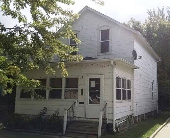 319 W Spring St., Freeport, IL 61032