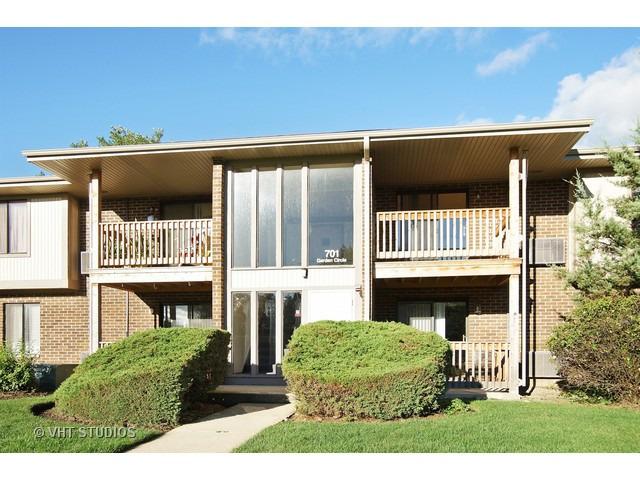 701 Garden Cir. #8, Streamwood, IL 60107