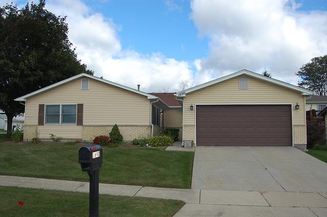 1690 Cape Breton Ct., Hoffman Estates, IL 60192