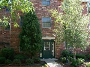 4305 W Shamrock Ln. #3F, Mchenry, IL 60050