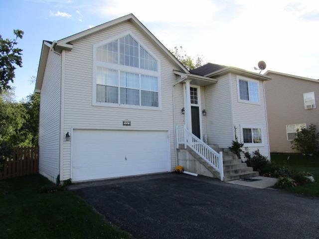 905 Yellowstone Ln., Harvard, IL 60033