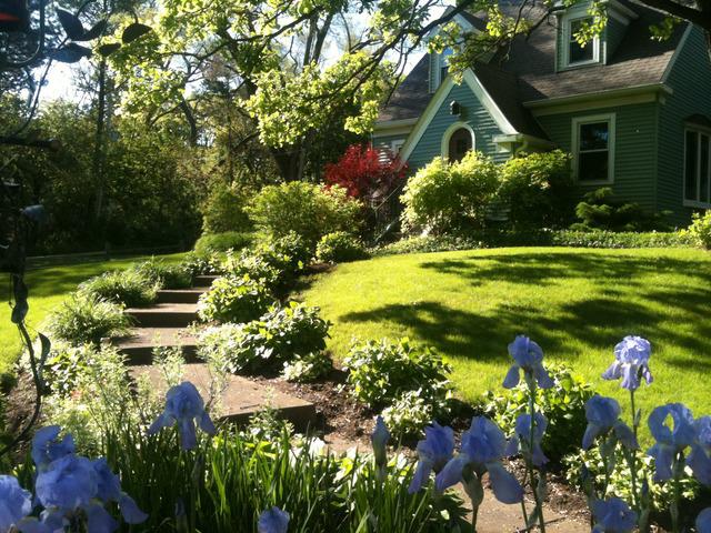 6710 Hillside Rd., Crystal Lake, IL 60012