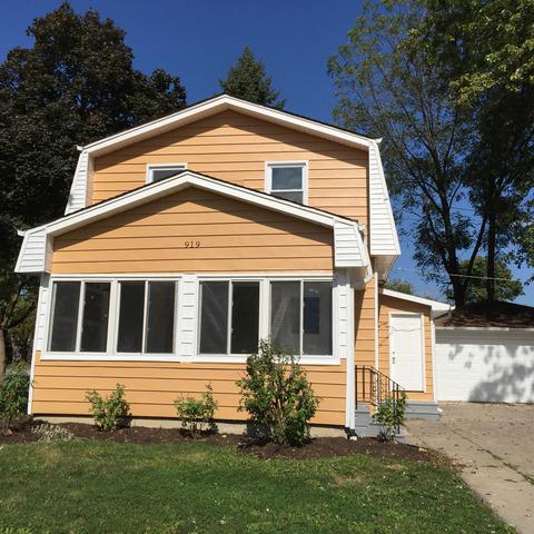 919 Plum St., Aurora, IL 60506