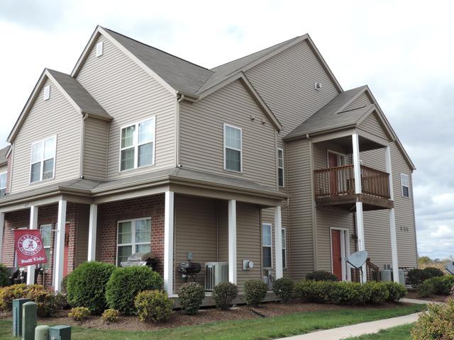 611 Stonegate Dr., Sycamore, IL 60178