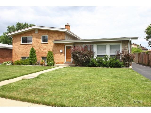 8907 Odell Ave., Morton Grove, IL 60053