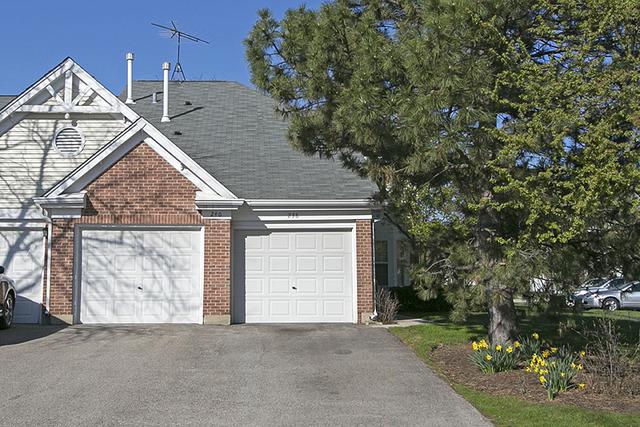 238 Green Knoll Ln., Streamwood, IL 60107