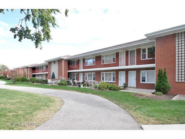 1115 Holiday Ln. #10, Des Plaines, IL 60016