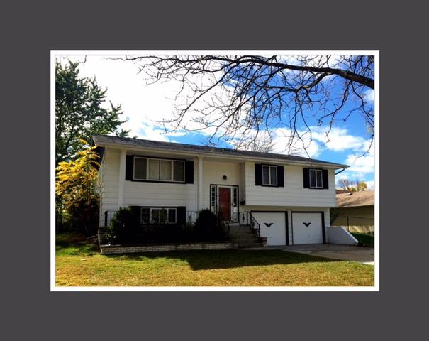 415 Danbury Ct., Schaumburg, IL 60193
