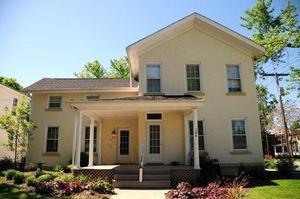 384 Spruce St., Aurora, IL 60506