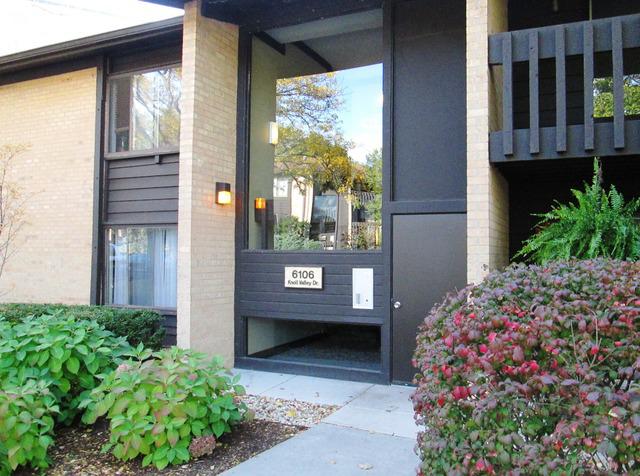 6106 Knoll Valley Dr. #202, Willowbrook, IL 60527