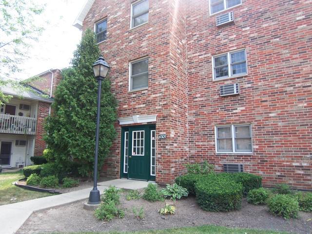 4305 Shamrock Ln. #2G, Mchenry, IL 60050