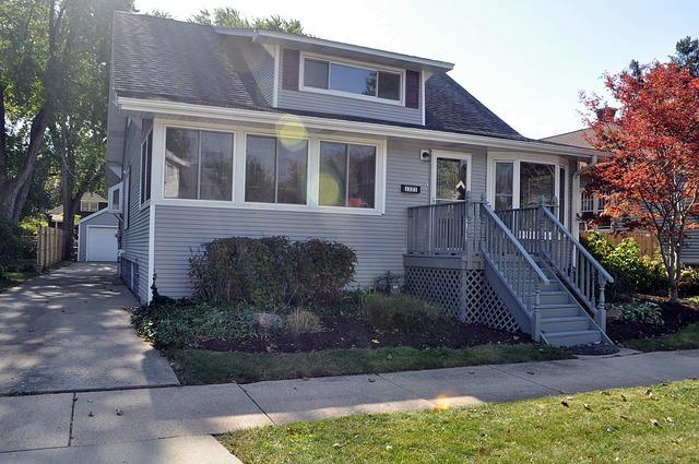 1321 Henry Ave., Des Plaines, IL 60016