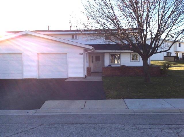 1053 Groton Ct., Schaumburg, IL 60193