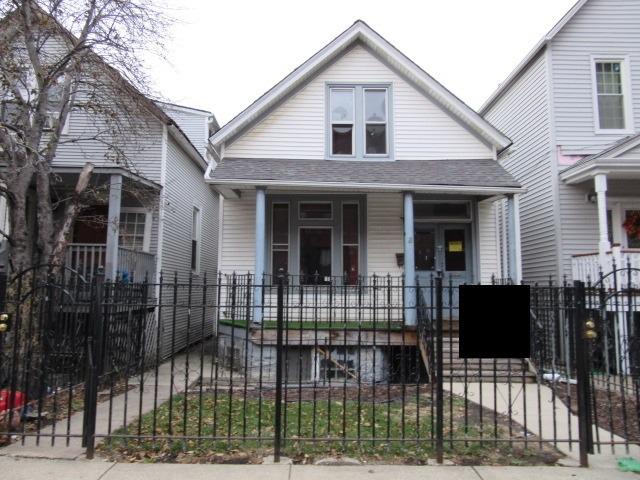 2520 W Moffat St., Chicago, IL 60647