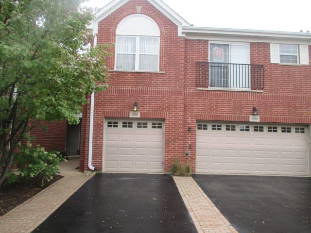 995 Kensington Dr., Northbrook, IL 60062