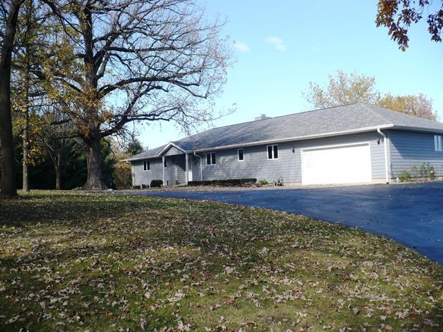 2736 Shaw Rd., Compton, IL 61318