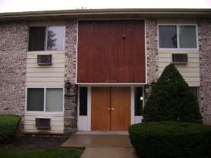 8996 Kennedy Dr. #2F, Des Plaines, IL 60016