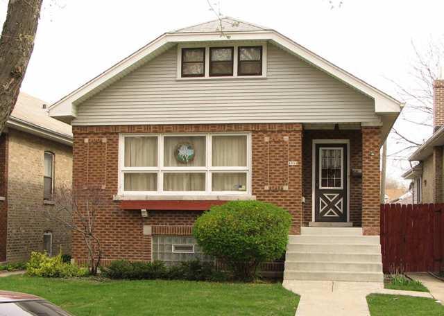 4934 W Roscoe St., Chicago, IL 60641
