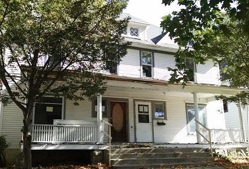 1015 S Oak Ave., Freeport, IL 61032