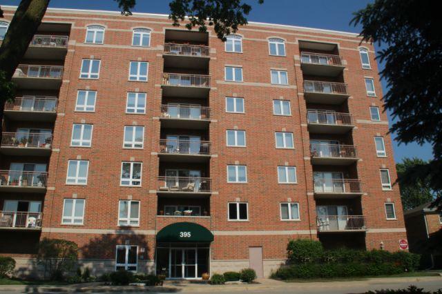 395 Graceland Ave. #201, Des Plaines, IL 60016