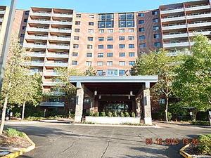 21 Kristin Dr. #1030, Schaumburg, IL 60195