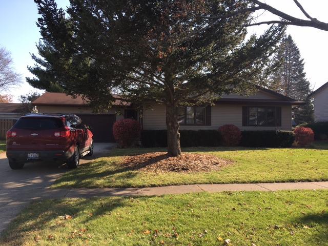 807 Nottingham Ln., Crystal Lake, IL 60014