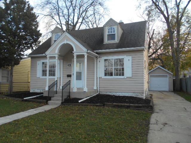 848 Charles St., Aurora, IL 60506