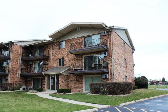 5315 Waterbury Dr. #605, Crestwood, IL 60445