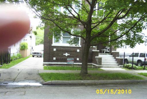 8610 S Manistee St., Chicago, IL 60617