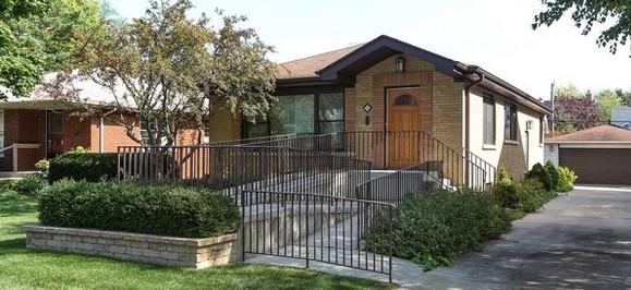 21 N Bruner St., Hinsdale, IL 60521