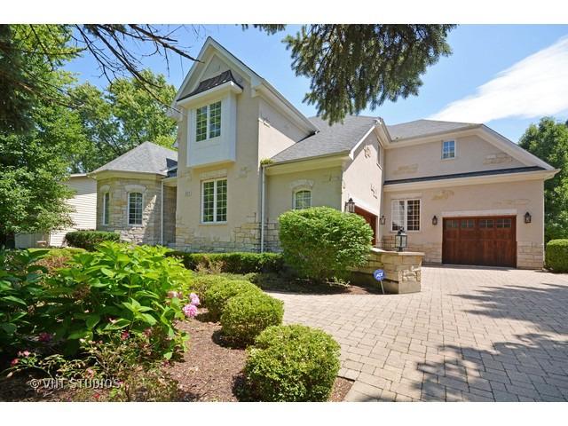 852 Lilac Ln., Naperville, IL 60540