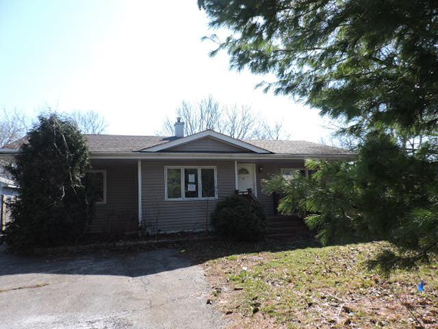 1106 Poplar St., Lake In The Hills, IL 60156