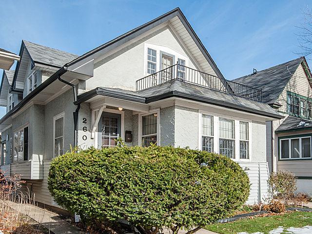 260 Iowa St., Oak Park, IL 60302