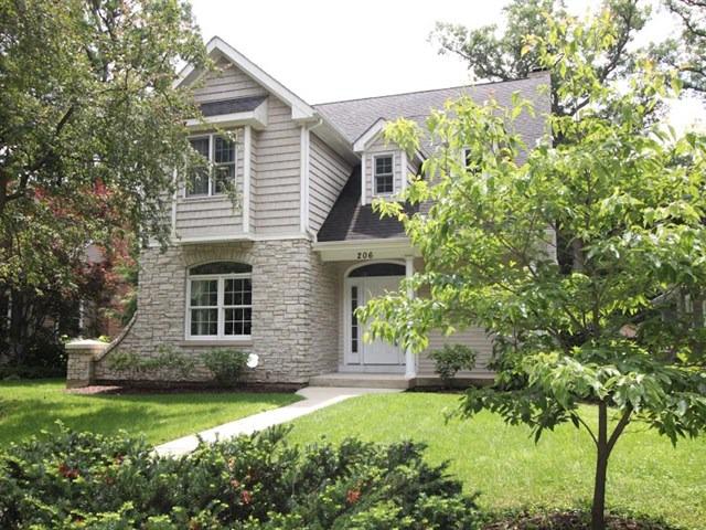 206 Woodward Ave., Geneva, IL 60134