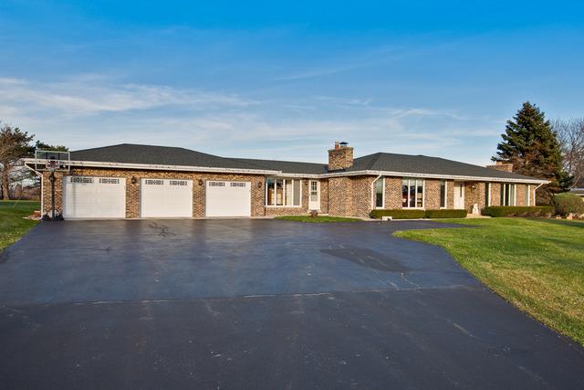 25 Acorn Dr., Hawthorn Woods, IL 60047