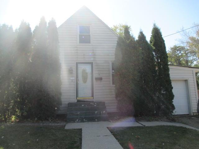 129 W Hillside Ave., Barrington, IL 60010