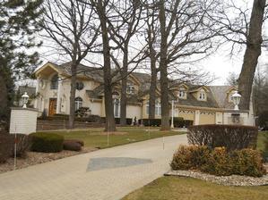 45 Brookside Dr., Lemont, IL 60439